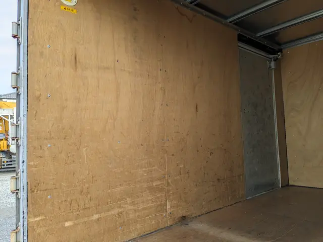 三菱 キャンター TPG-FBA20(2WD)の写真19