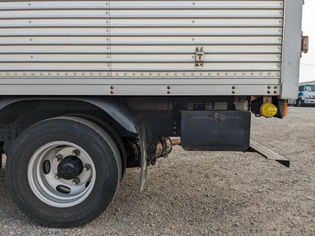 三菱 キャンター TPG-FBA20(2WD)の写真21