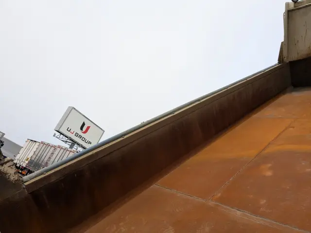 いすゞ ギガ QKG-CXZ77AT(6x4)の写真14