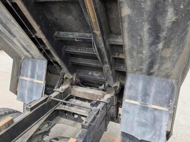 いすゞ ギガ QKG-CXZ77AT(6x4)の写真18