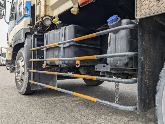 いすゞ ギガ QKG-CXZ77AT(6x4)の写真30