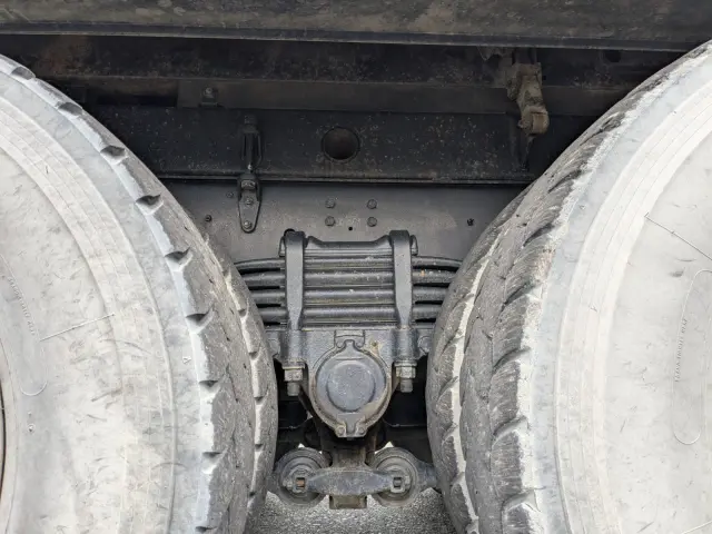 いすゞ ギガ QKG-CXZ77AT(6x4)の写真33