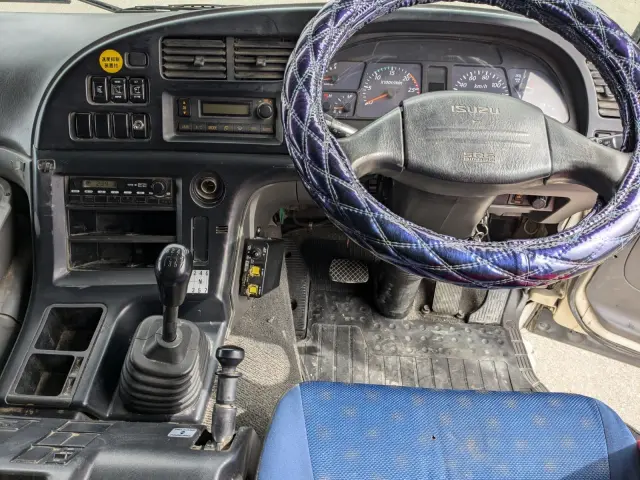 いすゞ ギガ QKG-CXZ77AT(6x4)の写真39