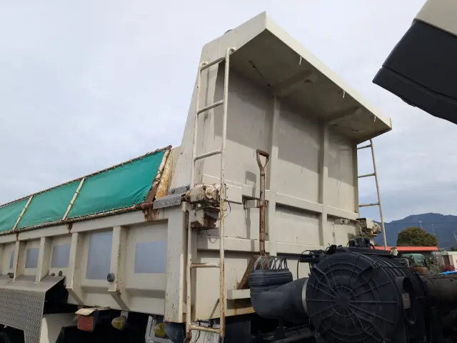 いすゞ ギガ QKG-CXZ77AT(6x4)の写真46