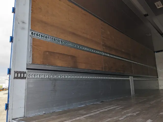 日野 プロフィア QPG-FW1AXEG(8x4)の写真19