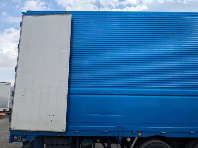 日野 プロフィア QPG-FW1AXEG(8x4)の写真29