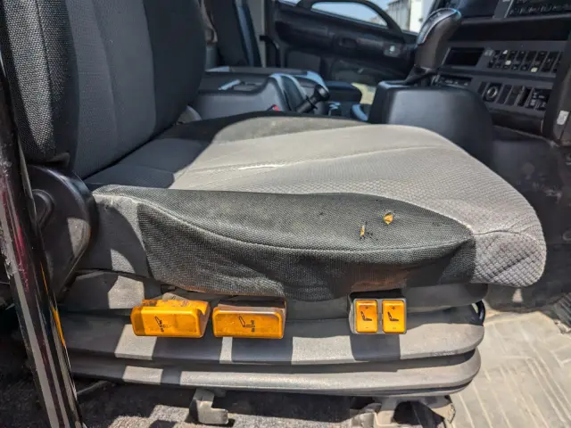 日野 プロフィア QDG-SS1EKAA(6x4)の写真29