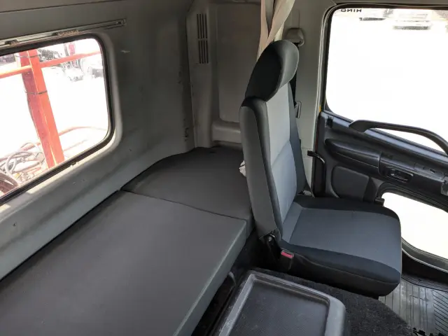 日野 プロフィア QDG-SS1EKAA(6x4)の写真31