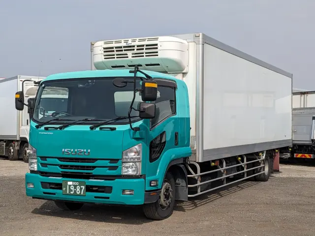 いすゞ フォワード LPG-FTR90T2(2WD)の写真1