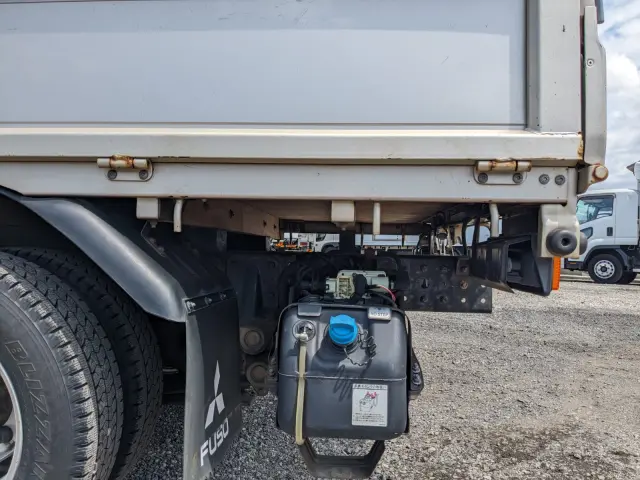 三菱 キャンター TPG-FBA00(2WD)の写真17