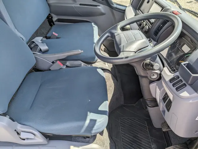 三菱 キャンター TPG-FBA00(2WD)の写真26