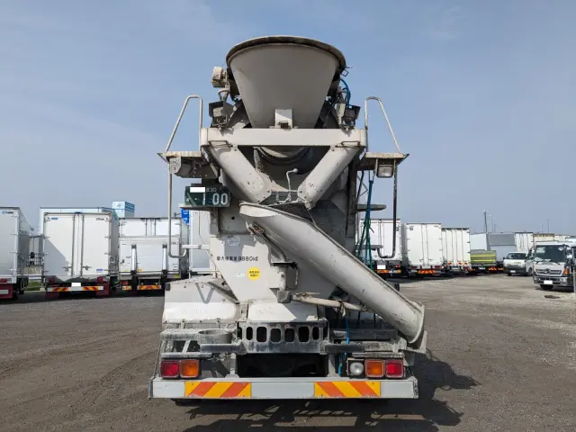 日野 プロフィア QKG-FS1AKAA(6x4)の写真6