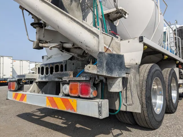 日野 プロフィア QKG-FS1AKAA(6x4)の写真7