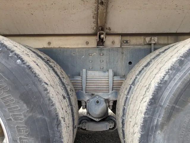 日野 プロフィア QKG-FS1AKAA(6x4)の写真21