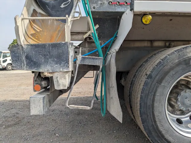 日野 プロフィア QKG-FS1AKAA(6x4)の写真24