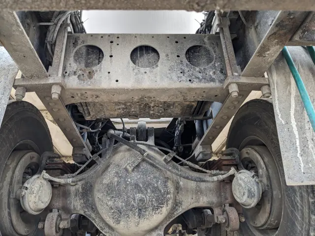 日野 プロフィア QKG-FS1AKAA(6x4)の写真27