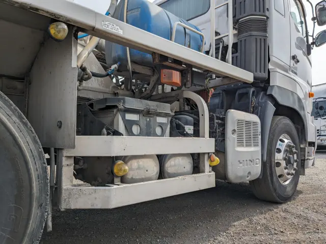 日野 プロフィア QKG-FS1AKAA(6x4)の写真32