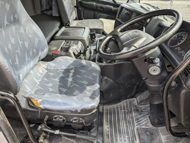 日野 プロフィア QKG-FS1AKAA(6x4)の写真33