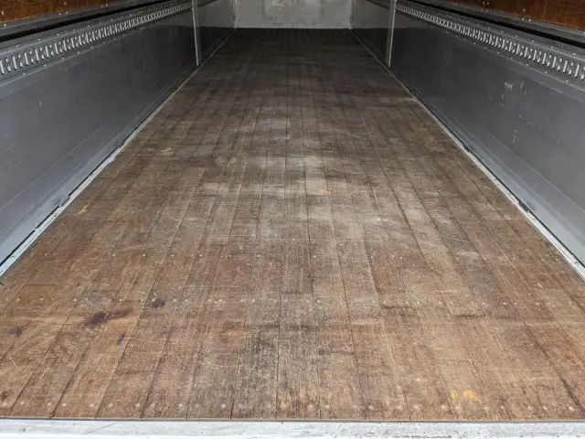 日野 プロフィア QKG-FR1EXBG(6x2)の写真12