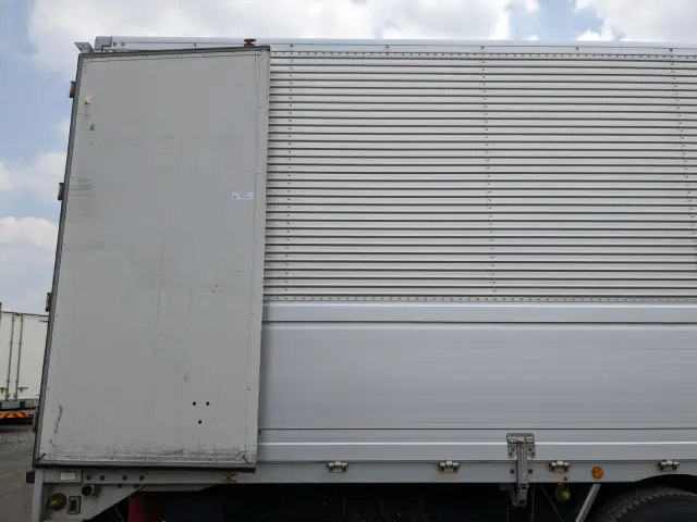 日野 プロフィア QKG-FR1EXBG(6x2)の写真29