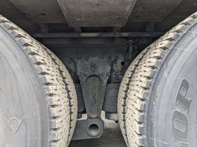 日野 プロフィア QKG-FR1EXBG(6x2)の写真31