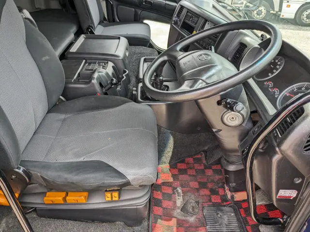 日野 プロフィア QKG-FR1EXBG(6x2)の写真37