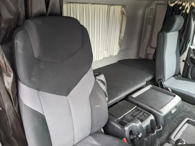 日野 プロフィア QKG-FR1EXBG(6x2)の写真39