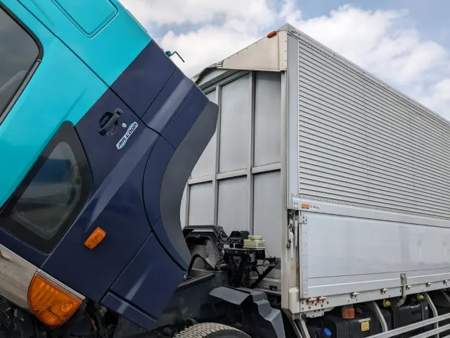 日野 プロフィア QKG-FR1EXBG(6x2)の写真44