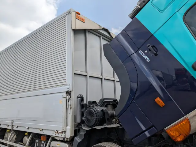 日野 プロフィア QKG-FR1EXBG(6x2)の写真47