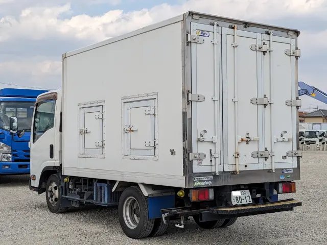 いすゞ エルフ TRG-NLR85AN(2WD)の写真6