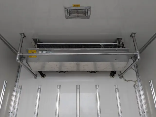 いすゞ エルフ TRG-NLR85AN(2WD)の写真15