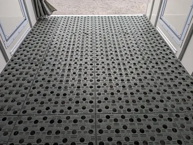 いすゞ エルフ TRG-NLR85AN(2WD)の写真16