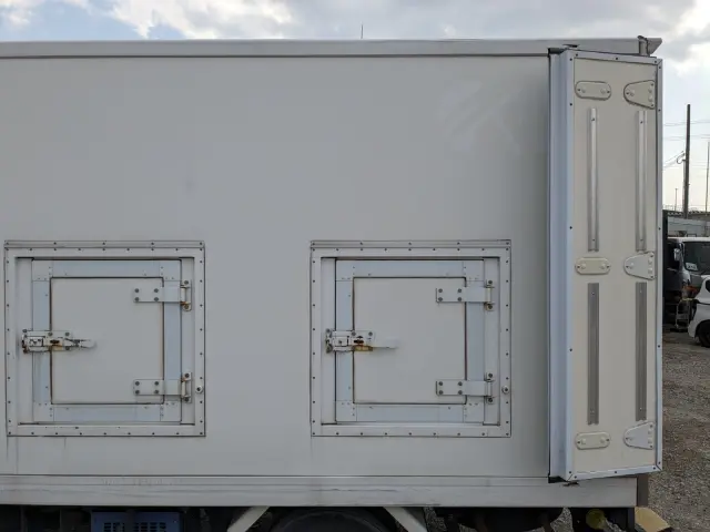 いすゞ エルフ TRG-NLR85AN(2WD)の写真19