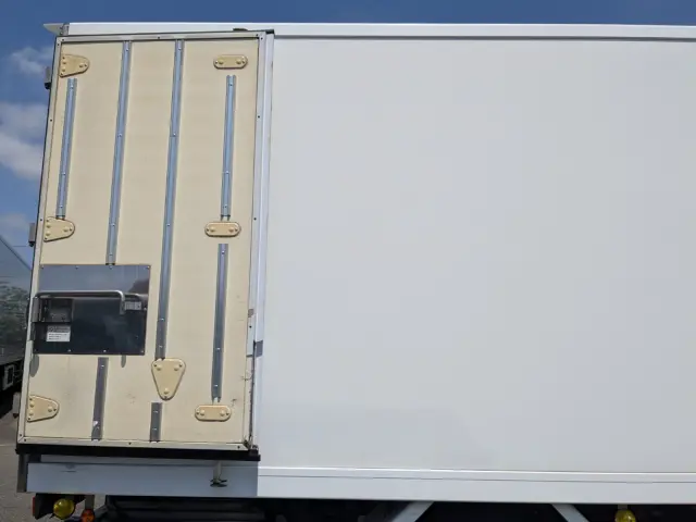 三菱 キャンター TKG-FEB80(2WD)の写真31