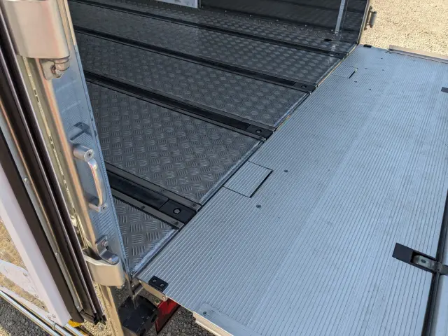 三菱 スーパーグレート 2PG-FS84HZ(8x4)の写真10