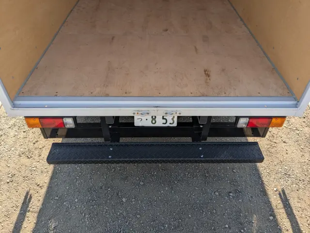 三菱 キャンター 2RG-FEAV0(2WD)の写真9