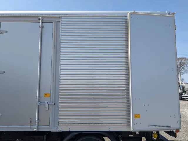 三菱 キャンター 2RG-FEAV0(2WD)の写真19