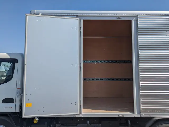 三菱 キャンター 2RG-FEAV0(2WD)の写真23