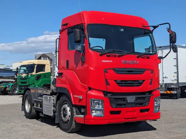 いすゞ ギガ 2KG-EXD52CD(2WD)の写真3