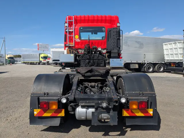 いすゞ ギガ 2KG-EXD52CD(2WD)の写真6