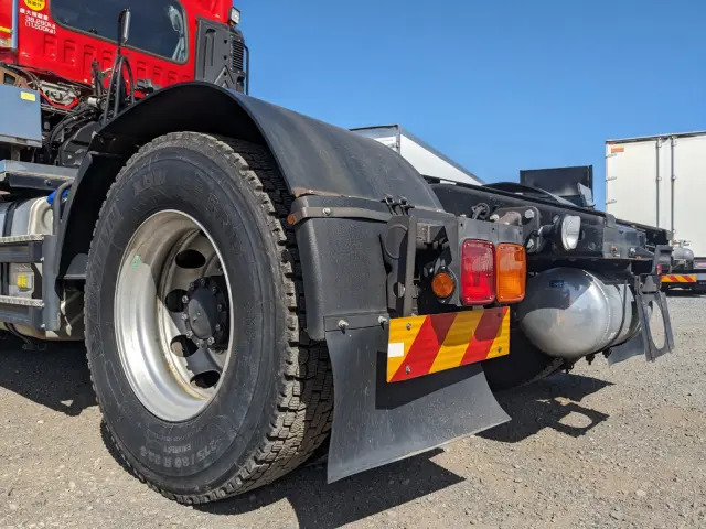 いすゞ ギガ 2KG-EXD52CD(2WD)の写真8