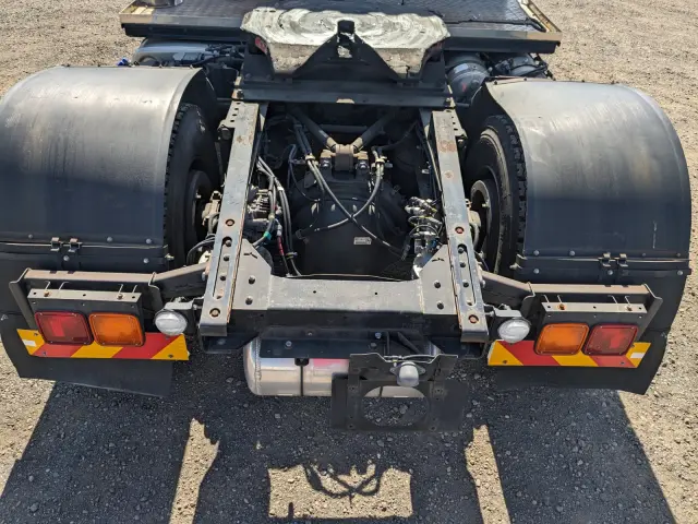 いすゞ ギガ 2KG-EXD52CD(2WD)の写真9