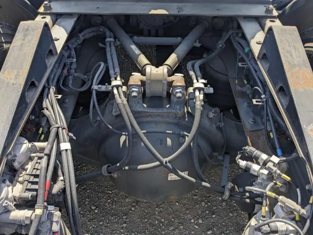 いすゞ ギガ 2KG-EXD52CD(2WD)の写真10