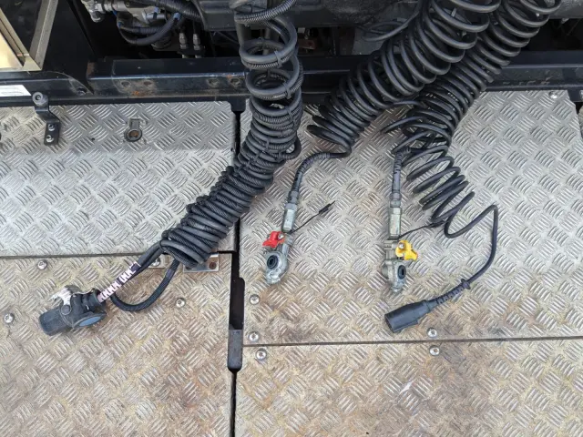 いすゞ ギガ 2KG-EXD52CD(2WD)の写真13