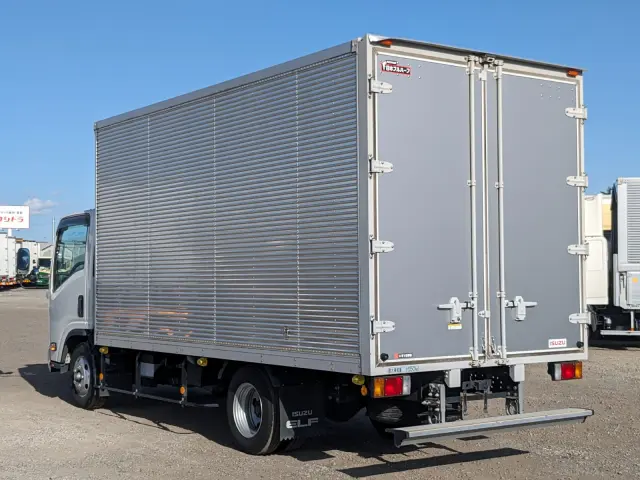 いすゞ エルフ 2RG-NNR88AN(2WD)の写真3