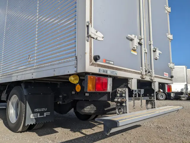 いすゞ エルフ 2RG-NNR88AN(2WD)の写真7