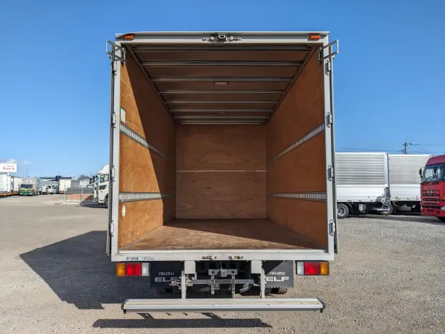 いすゞ エルフ 2RG-NNR88AN(2WD)の写真8