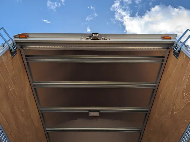 いすゞ エルフ 2RG-NNR88AN(2WD)の写真10