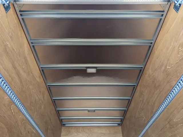 いすゞ エルフ 2RG-NNR88AN(2WD)の写真12