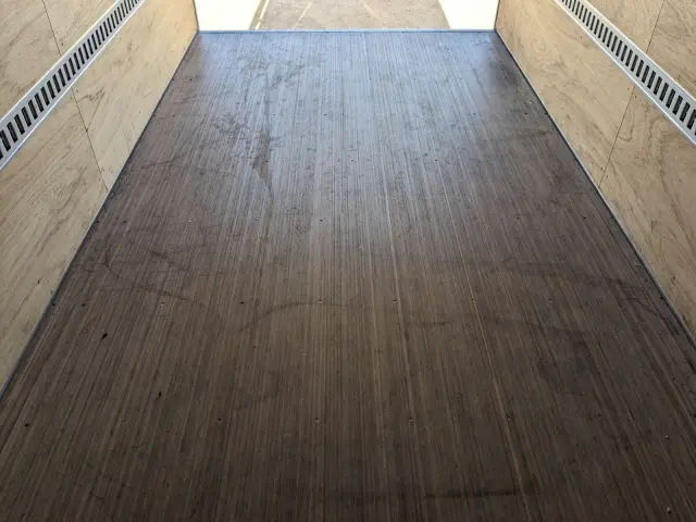 いすゞ エルフ 2RG-NNR88AN(2WD)の写真16